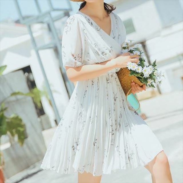 数量限定 特売 トレンド 売れ筋 夏 ワンピース シフォン ミニ丈 ショート丈 プリーツスカート Vネック フェミニン ガーリー 花柄 半袖 内祝い Www Songtainews Net