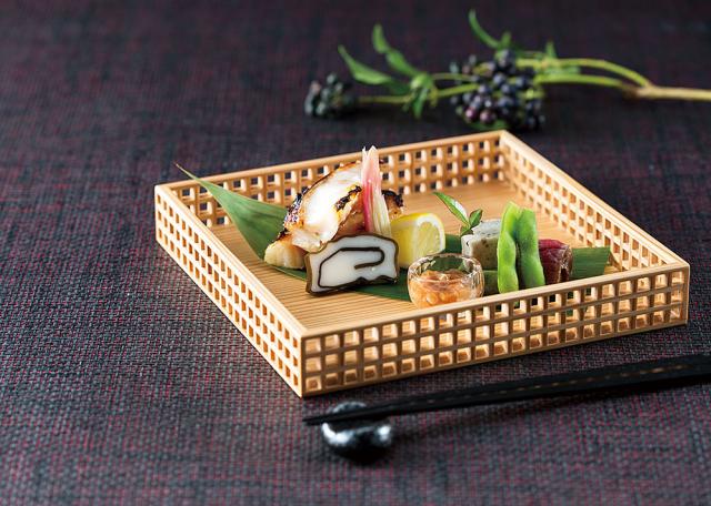 送料無料 細目 ささめ 格子料理膳 17 132 01 用美 Youbi 和食器 和モダン おしゃれ おもてなし 業務用 演出小物 杉 木製 の通販はau Pay マーケット Queen Ann クイーンアン 商品ロットナンバー
