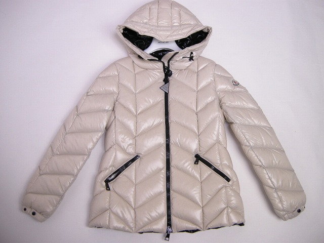 づけられた Moncler モンクレール Badete バデット Woレディース 15 16年a W Aw秋冬新作フードダウンジャケット 1ライトベージュ系 オフホワイの通販はau Pay マーケット ミッケ 商品ロットナンバー 413 フード