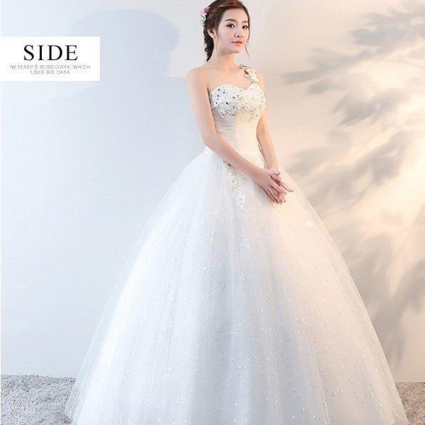 100 の保証 ウエディングドレス プリンセスライン 編み上げ ワンショルダー Aライン ボリューム チュール レース ビジュー スパンコール 工場直送 Cfgny Com