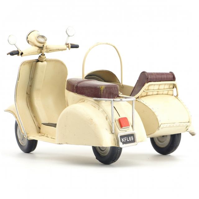 好評 インテリア雑貨 バイク スクーター 金属製 メタル ブリキ ミニチュア ティントイ オブジェ 置き物 アート サイドカー 最高の Olsonesq Com