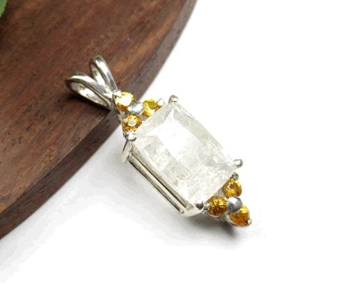 新着商品 4 52ctフェナカイトうっすらゴールデン イエローサファイア シルバー925ペンダント 金運 豊かさ 成功 P1ph158 完売 Cerqualandi It