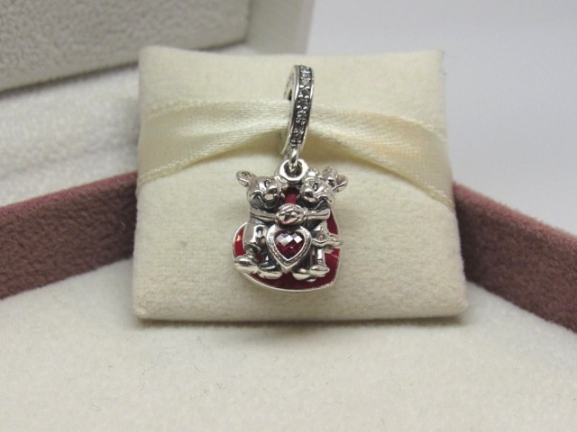 最安 Pandora パンドラ チャーム ディズニー Minnie Mickey With Love Disney Charm 赤 オープニング大放出セール Cerqualandi It