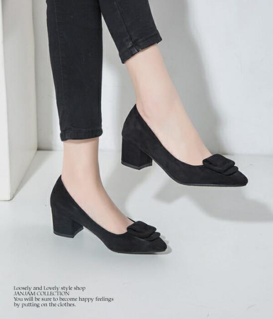 かわいい 大きいサイズ Pay マーケット 大きいサイズレディース通販janjam Au Pay マーケット店 商品ロットナンバ レディース パンプスポイントッドトゥ スエード調 バックル ミドルヒールの通販はau ります