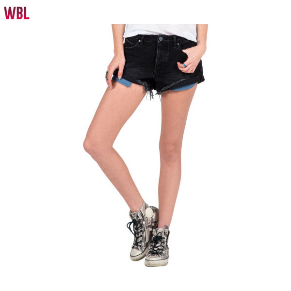 Volcom ボルコム16春夏 Stoned Short Rolled レディースショートパンツ ロールアップ デニム 0 5 2カラー 正規品 の通販はau Pay マーケット Surf Snow 54tide 商品ロットナンバー
