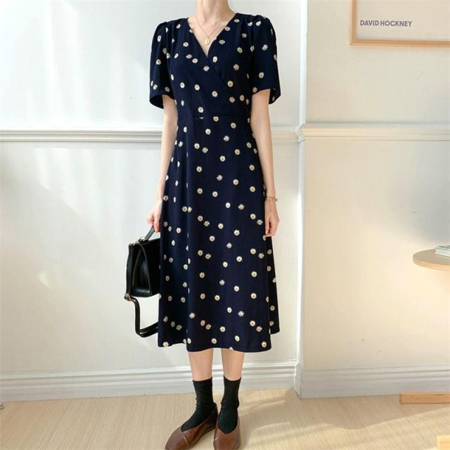 ワンピース きれいめ ミモレ丈 ひざ下丈 ロングワンピース 花柄 半袖 バックコンシャス ネイビー きれいめ 大人 上品の通販はau Pay マーケット Evergreen エバーグリーン 商品ロットナンバー