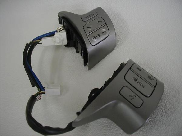 セール30 Off トヨタ純正 ステアリングスイッチ左右 3本スポーク用 ヴォクシー 70系前期 人気商品再入荷 Capadei Org Py