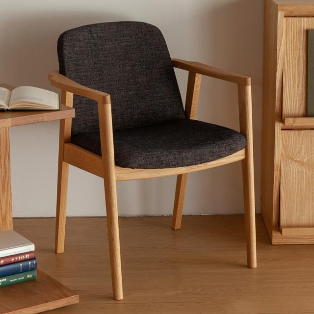 ダイニングチェア 肘付き 無垢 北欧 木製 おしゃれ オーク 国産 高級 天然木 セミアームチェア チェア 椅子 おすすめ Raku Nol Aの通販はau Wowma ワウマ Interior Shop Nolsia 商品ロットナンバー