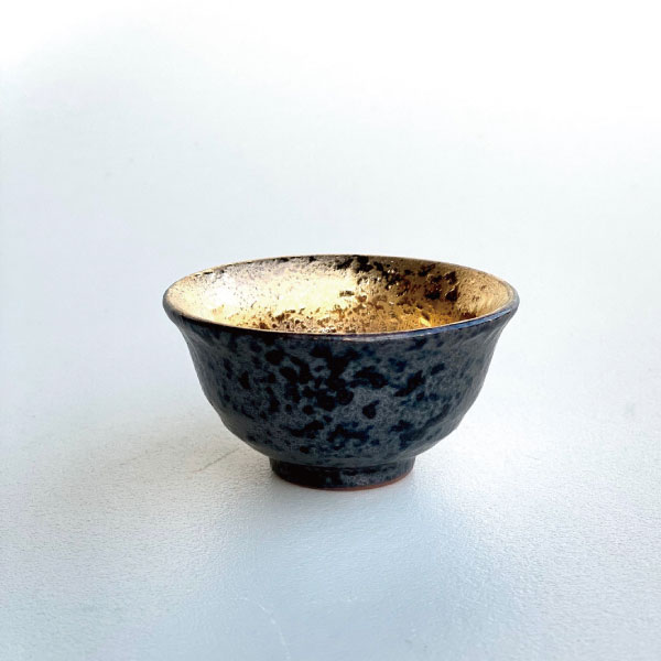 海外正規品 酒器 おしゃれ 徳利 おちょこ セット 冷酒 とっくり 日本酒 2 2合 日本製 美濃焼 ブラック 黒 ゴールド 金 ぐい呑み 盃 お猪口 陶器 全品送料無料 Carlavista Com