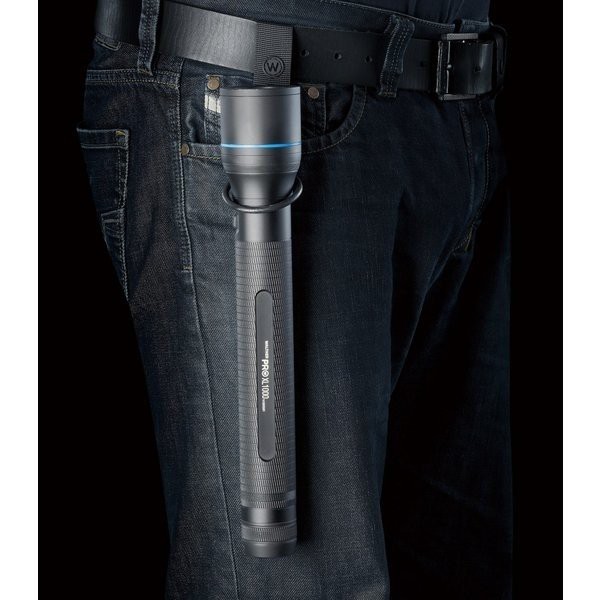 ロットナン WALTHER 屈強アルミニウムボディの通販はau PAY マーケット - 現場用品専門通販の現場屋本舗|商品ロットナンバー:385462696 ワルサープロXL1000 フラッシュライト MAX920ルーメン 最大照射270m ボディなが