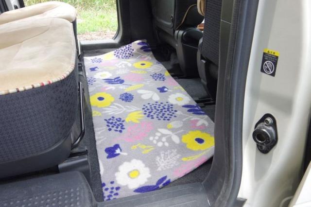カーマット フロアマット 車用 車 おしゃれ 軽自動車 汎用 カー用品 車用品 リアマット ゴム マット リア 汎用マット 2列目 かわいいの通販はau Pay マーケット Quoli 商品ロットナンバー
