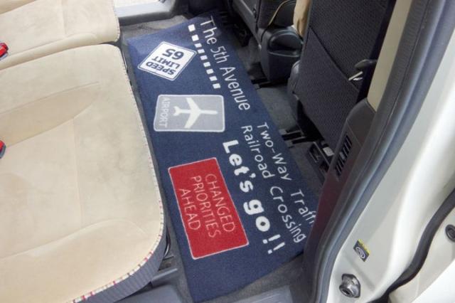 カーマット フロアマット 車用 車 おしゃれ 軽自動車 汎用 カー用品 車用品 リアマット ゴム マット リア 汎用マット 2列目 かわいいの通販はau Pay マーケット Quoli 商品ロットナンバー