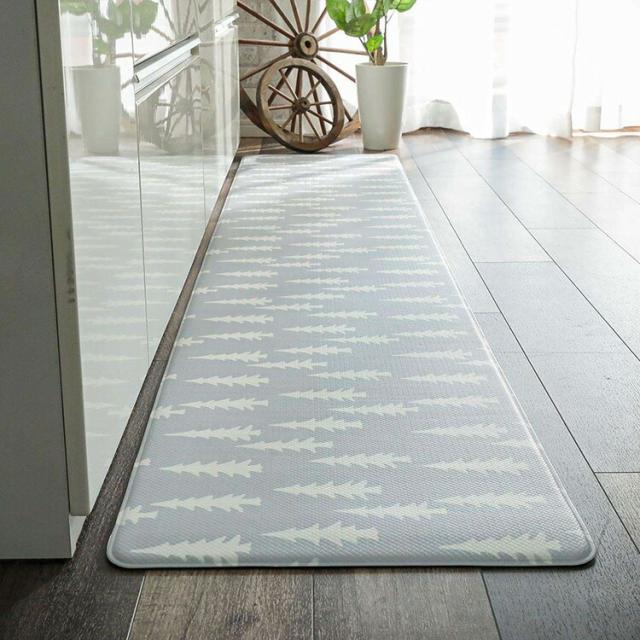 期間限定 半額以下 キッチンマット 拭ける 45 240cm 抗菌消臭 防炎 すべり止め 滑り止め はっ水 もみの木 柄 グレー 灰色 屋内 室内 マット おしゃれ フィ 100 本物保証 Farmerscentre Com Ng