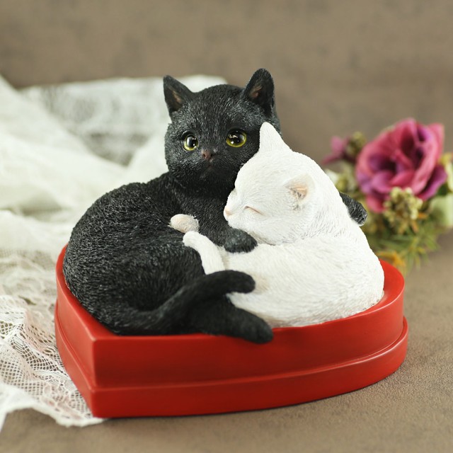 [ファンシー] ca217 クロネコ 白猫 猫 置物 ネコ 好き な 人 へ の プレゼント 贈り物 結婚記念日 8月誕生日プレゼント 女性