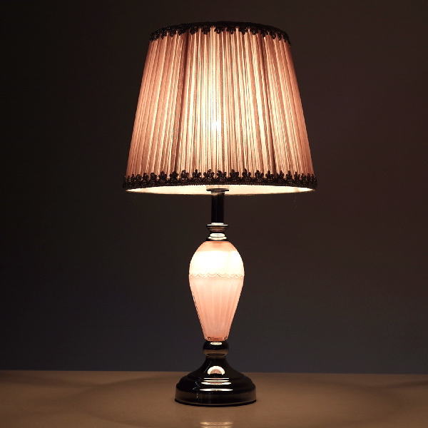 内祝い テーブルランプ おしゃれ エレガント アンティーク かわいい ベッドサイドランプ 寝室 照明スタンド クラシック テーブルランプpk 絶妙 Centroprofesorjuanbosch Com