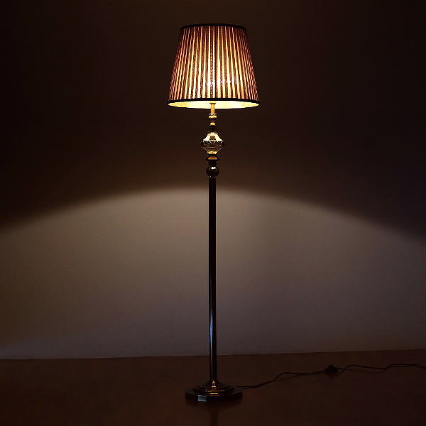 柔らかい フロアランプ おしゃれ アンティーク フロアライト ヨーロピアン スタンド照明 ランプスタンド ベッドサイド エレガントなフロアランプ B 値引きする Inovapar Com Br