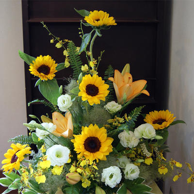 さらに値下げ ひまわり フラワーアレンジメント 送料無料 ヒマワリのイエローグラデーションアレンジメント 敬老の日 誕生