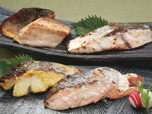 21年春夏再入荷 送料無料 北海道 鮭 塩麹 北の漬け魚４種詰合せ さけ塩麹漬 ぶり塩麹漬け 助宗鱈みそ漬け 真ほっけみそ漬け 鮭 ギフト 鮭 魚 お歳暮 初売りセール Yaaduniverse Co Zw