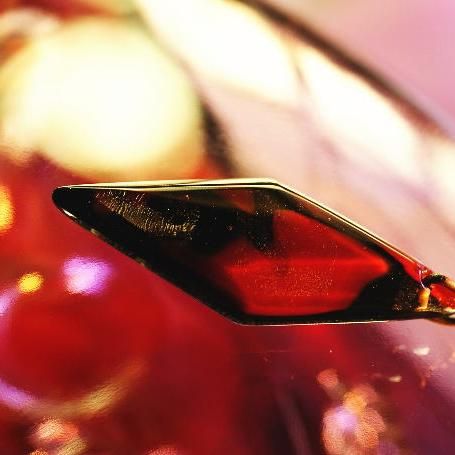 最安 受注制作 赤と黒のボレロ ガラスアクセ ネックレス ペンダント 四角 多角 星タイプ 宅送 Bayounyc Com