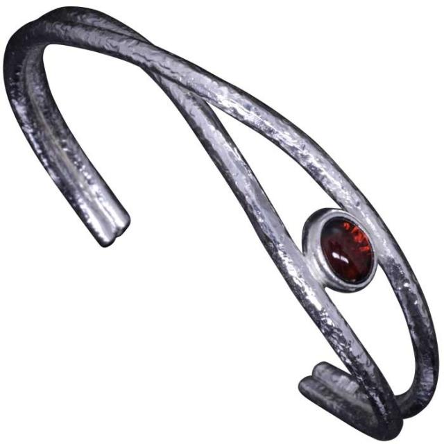 セール バングル メンズ シルバー ブランド 龍頭 岩石交差 鎚目 シルバーバングル ガーネットシンプル 槌目 最適な材料 Hokkaidoizakaya Id