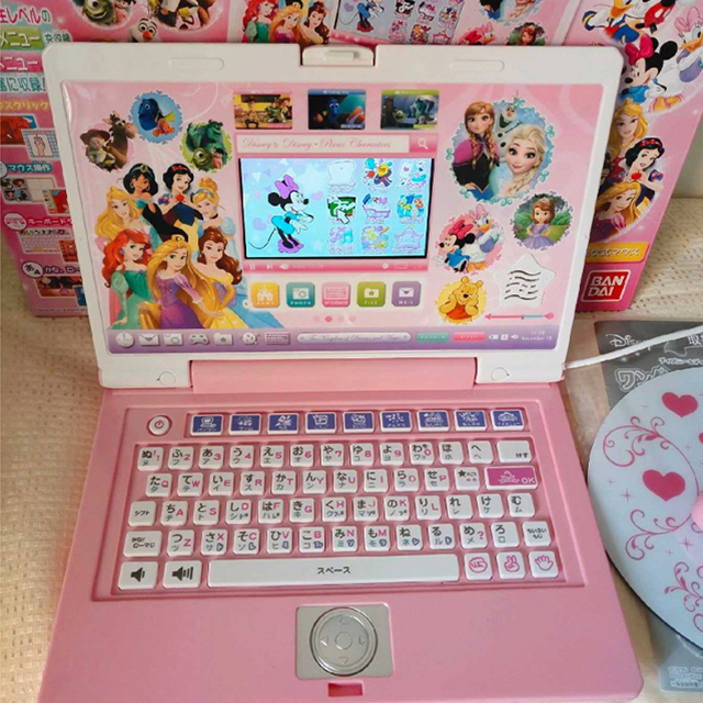 子供用パソコン タブレット 子ども専用パソコン ディズニー ディズニー ピクサーのキャラクターたちがわんさか登場する カラー 液晶ディスプレイ搭載の子ども専用パソ