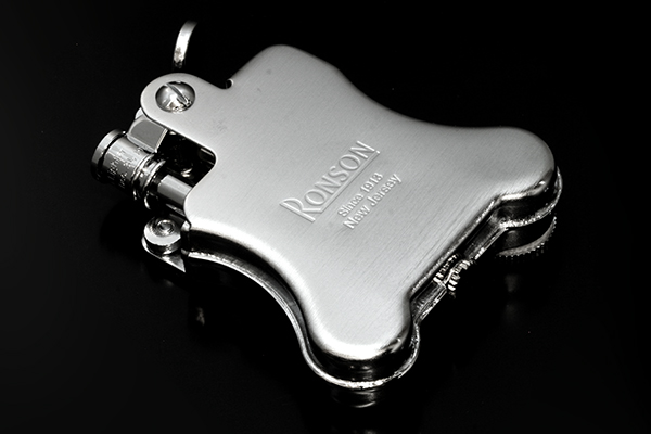 Ronson ロンソン フリントオイルライター バンジョー クロームサテン Chrome Satin R01 0025の通販はau Pay マーケット 輸入雑貨のネットストア Ryp Co Ltd 商品ロットナンバー
