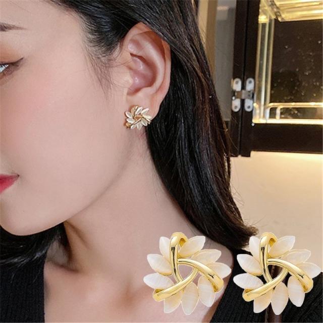 珍しい スタッドピアス アクセサリー レディース 耳飾り キャッチピアス 花 フラワー ストーン おしゃれ かわいい 上品 大人可愛い