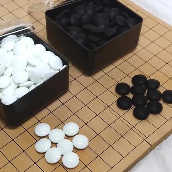 定番豊富な 送料無料折りたたみ囲碁セット マーケット - 株式会社ポニー|商品ロットナンバー:272311585 (囲碁入門セット,折れ碁盤・碁石・碁笥セット,平井碁盤店,ポニー特別限定セット)の通販はau PAY 大得価お得