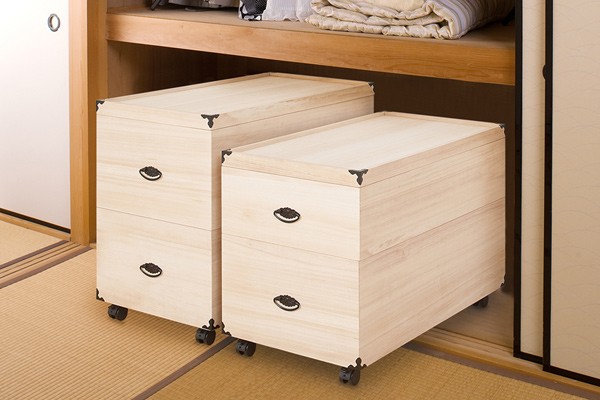 全国無料新品 桐 桐衣装箱 収納 ケース 衣装箱 衣類収納 桐製 木の通販はau PAY マーケット - リビングート|商品ロットナ 衣装ケース 2段 押入れ収納 衣裳箱 キャスター付 隅金具 高さ54.5cm ( 桐衣装ケース 爆買い大得価
