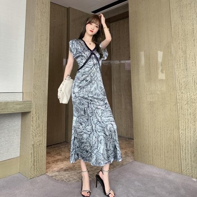 アウトレット卸値 ドレス ワンピース ロングドレス マーメイドドレス ワンピースドレス 膝下 ロング ロング丈 マキシ マキシ丈 袖あり フレアスリーブ Vネの通販はau Pay マーケット Alice Mode 商品ロットナンバー ショップ活動 Imperpatos Com Br