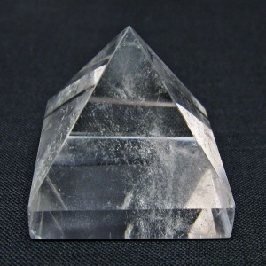 水晶 ピラミッド置物 一点物 145-1041