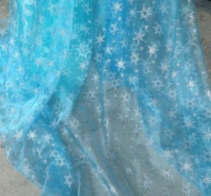 布 アナと雪の女王 エルサ 風 オーガンジー 雪の結晶 シースルー チュール 生地 オリジナルの ドレス や マント に (約150？×約180？)