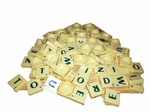 英文字 タイル Scrabble Tiles 100枚セット アルファベット マス クロスワード おもちゃ 教育 ゲーム 英文字は黒色