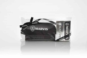 MARVIS(マービス) トラベル・セット Double Flavors 歯磨き粉・歯ブラシ・ポーチ 携帯用 オーラルケア ギフト セット イタリア製 ホワイ
