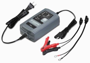 【Amazon.co.jp】セルスター バッテリー充電器 DRC-300AMZ 12V 0.8A/1.5A/3A 自動充電制御 パルス充電機能 フロート充電+サイクル充電 CE