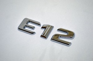 ベンツ風 日産ノート型式エンブレム E12