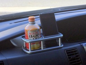 汎用ラグジュアリードリンクホルダー ドリンクテーブル 車内 置 小物 缶 コーヒー 水 スマホ iphone アンドロイド タバコ ペットボトル