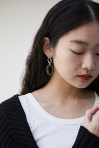 WOOD×METAL ASYMMETRY EARRINGS/ウッド×メタルアシンメトリーピアス WOMENSレディース