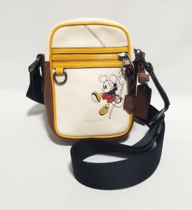 新品同様 コーチ ﾐｯｷｰ ミニ ショルダーバッグ ポシェット レザー ディズニー 3332 COACH　【中古】