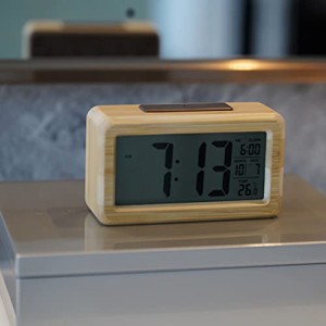 DEMI LOUS. デジタル アラーム時計 インテリア 置き時計 小さい 天然竹 目覚まし時計 かわいい スヌーズ機能 光センサー 液晶バックライ