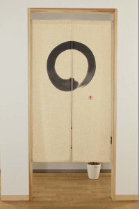 のれん 円相 開運 縁起物 和風 和柄 麻混 中割れ有り ベージュ 85x150cm / 家具・インテリア ファブリック・敷物