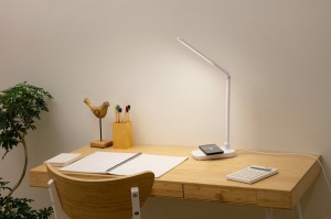 アイリスオーヤマ 照明 家庭照明 LEDデスクライトQi充電シリーズ 平置きタイプ 調光 / 電化製品 生活家電 ライト・照明 テーブル・デスク