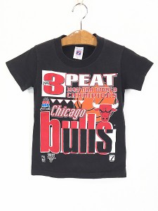 キッズ 古着 90s NBA Chicago BULLS ブルズ 「WORLD CHAMPS」 Tシャツ S 8歳位 古着