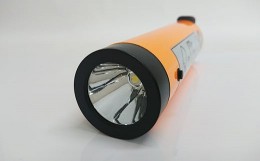 【ふるさと納税】《水分で点灯！》ECOな水電池懐中電灯（白色LED） 1本（径4.6cm×17cm 約138g）防災用