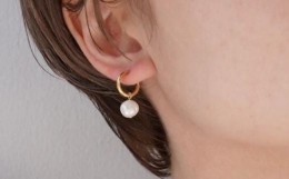 【ふるさと納税】[Cherieオリジナルイヤリング]pearl hoop earring