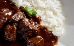 【ふるさと納税】肉屋が育てる神戸牛高級カレー缶セット