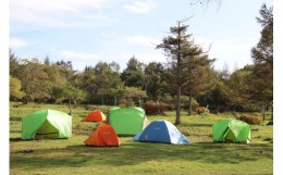 【ふるさと納税】夏山霧ヶ峰ファミリープラン＜霧ヶ峰キャンプ場利用券（持込テント1張・持込1タープ分・薪1セット）、夏山リフト券（4人