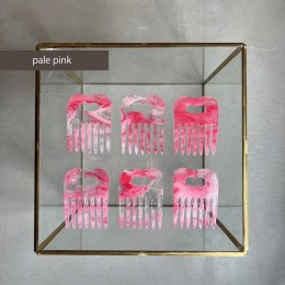 【ふるさと納税】アクリル製 ヘアコーム pale pink（ペールピンク） ヘアアクセサリー eME　tayu