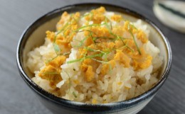 【ふるさと納税】【電子レンジで温めるだけ！簡単！】プチ贅沢な海の幸ごはん！「冷凍うにめし（5食）」