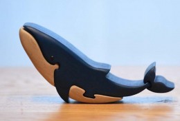 【ふるさと納税】ブルーホエール（シロナガスクジラ）こども　木製パズル　海の生き物　クジラ　プレゼント　置物　玄関